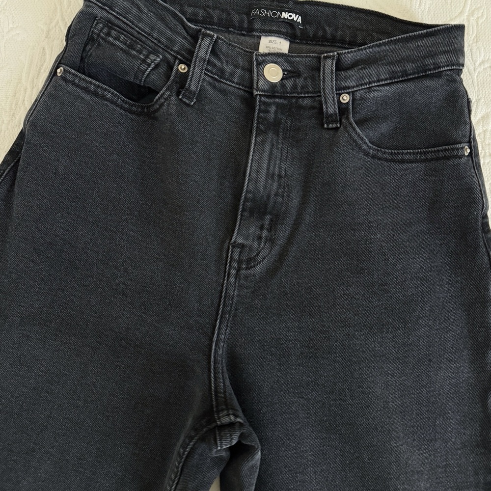 Fashion Nova black high waist jeans (Size: 1)
